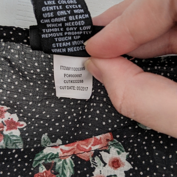Sheer Torrid Floral Polka Dot Blouse - Picture 4 of 4